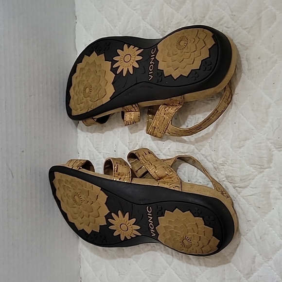Vionic Orthaheel Women's Sandals  Size 6 Tan - Picture 4 of 9